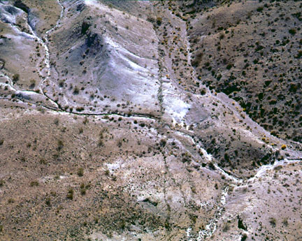 020.jpg (84625 bytes)